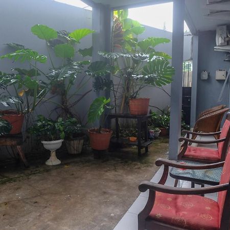 Reddoorz At Lapangan Bandara Sam Ratulangi Manado Ξενοδοχείο Εξωτερικό φωτογραφία