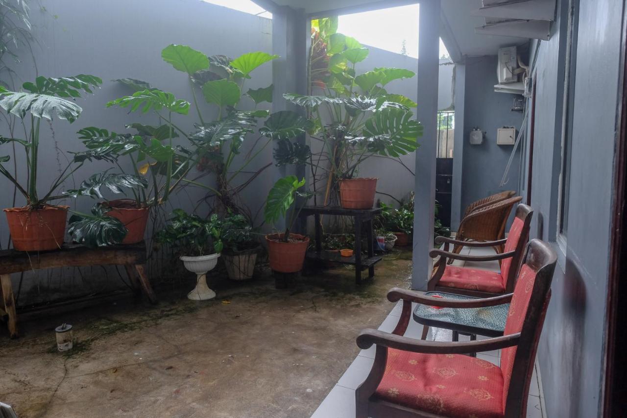 Reddoorz At Lapangan Bandara Sam Ratulangi Manado Ξενοδοχείο Εξωτερικό φωτογραφία
