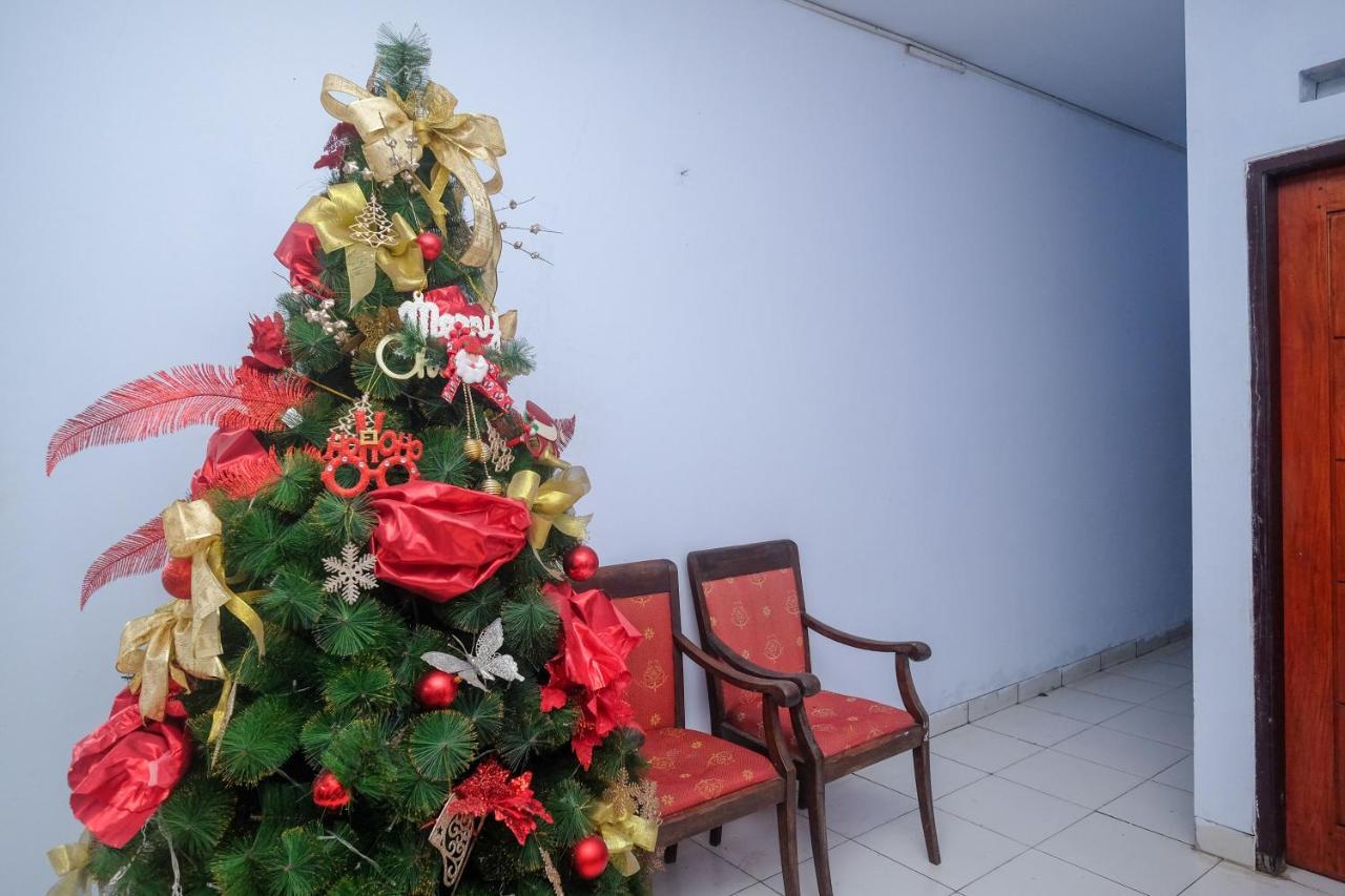 Reddoorz At Lapangan Bandara Sam Ratulangi Manado Ξενοδοχείο Εξωτερικό φωτογραφία