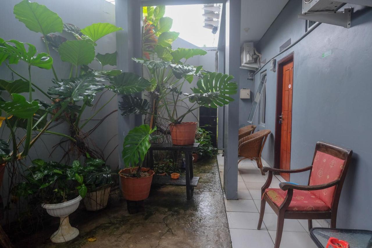 Reddoorz At Lapangan Bandara Sam Ratulangi Manado Ξενοδοχείο Εξωτερικό φωτογραφία